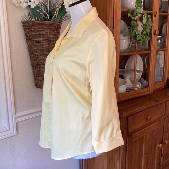 Chico’s No Iron Yellow Button Down Shirt Three Quarter Sleeves Size Large - Picture 4 of 11